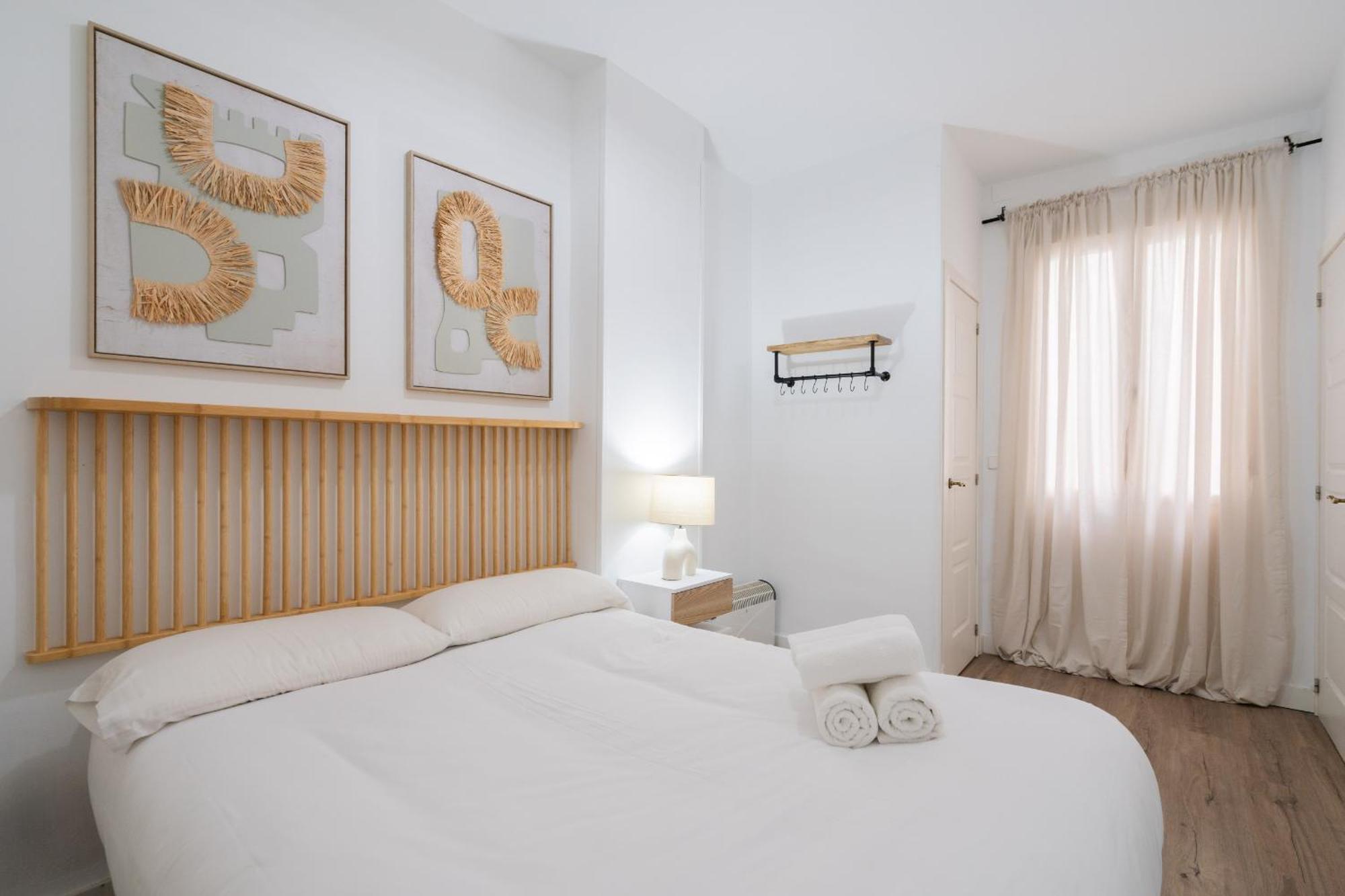 Apartamento En Chueca Para 4 Personas Alquiler Temporal Madri Exterior foto